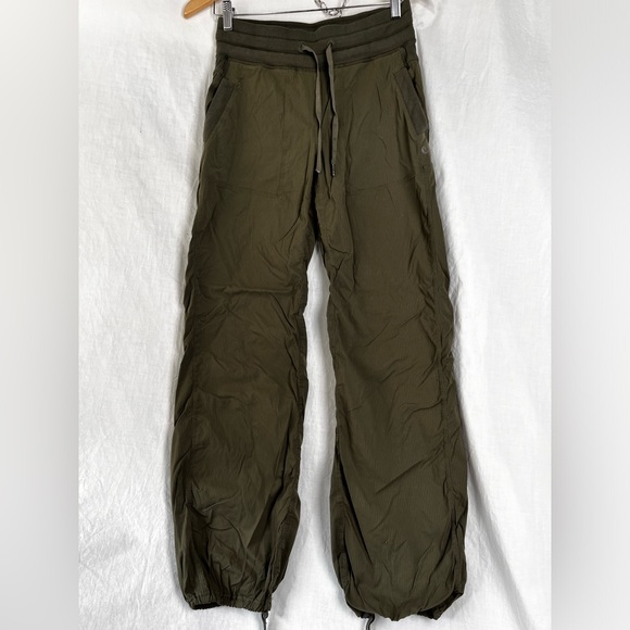 Lululemon Women Size 6 Olive Green Mid Rise Dance Joggers Yoga Wide Leg Sporty - Picture 1 of 16